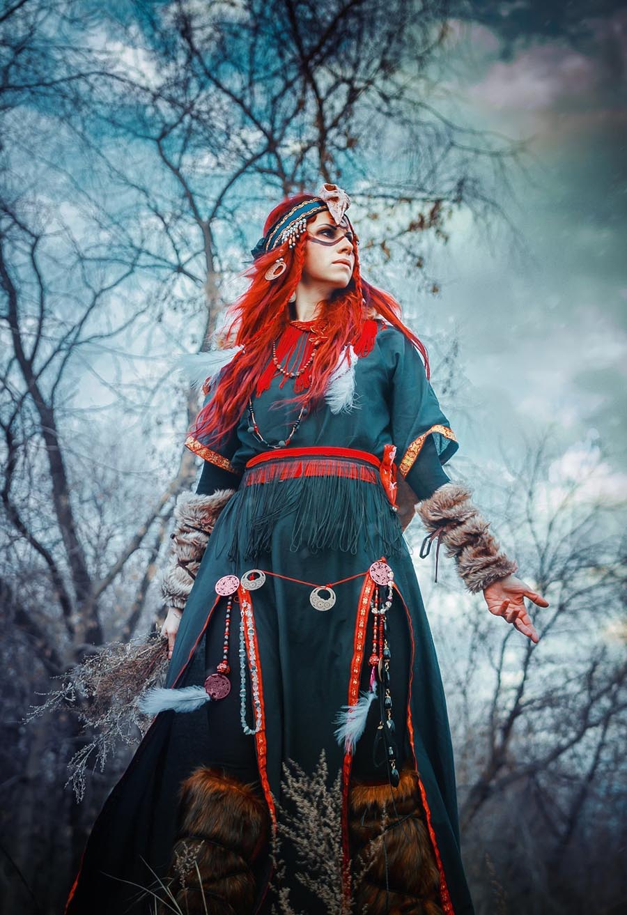 Girls in Slavic costumes underwear in San Salvador