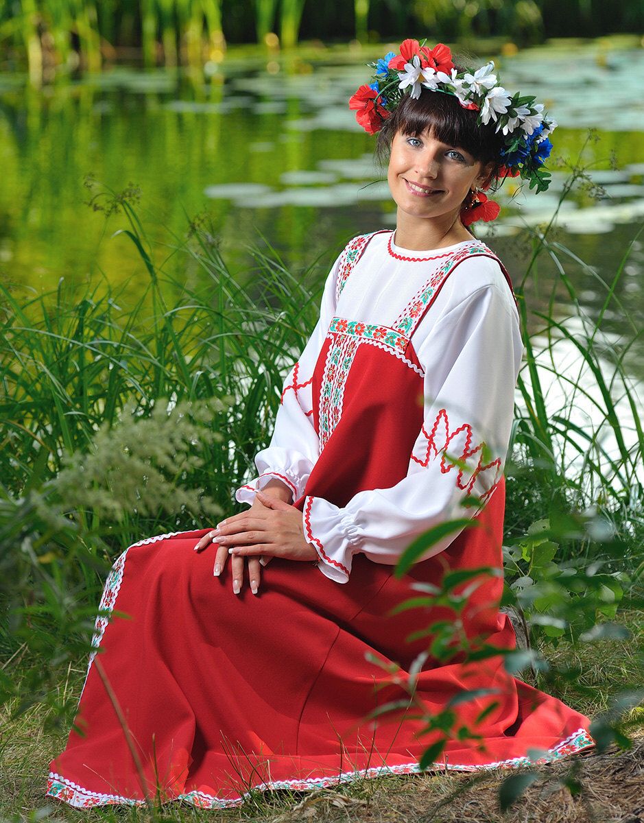Beautiful girl Girls in Slavic costumes in San Salvador