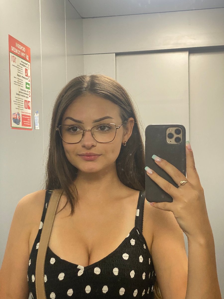 Sexy model Stacy in San Salvador