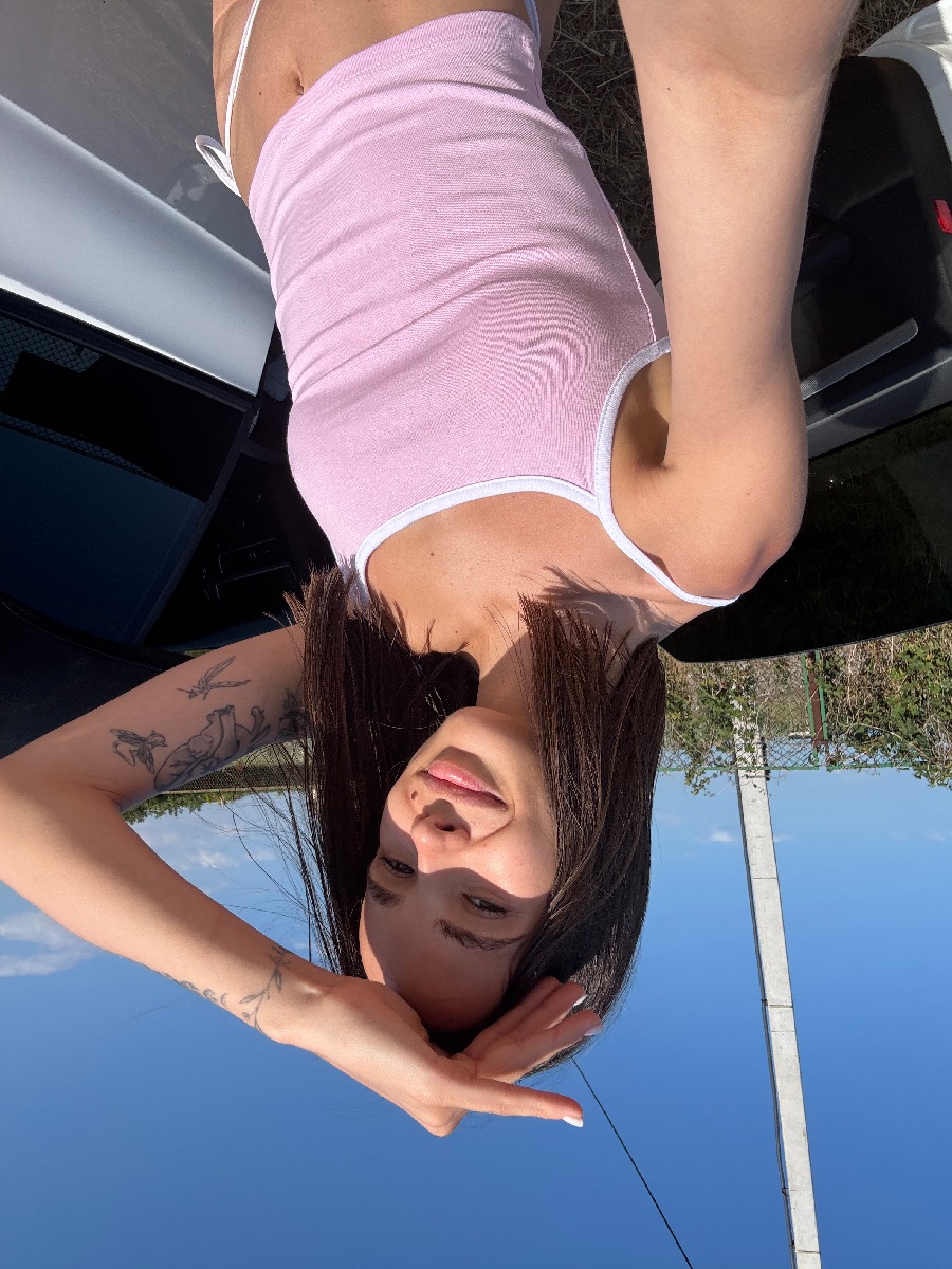 Sexy model Tina in San Salvador